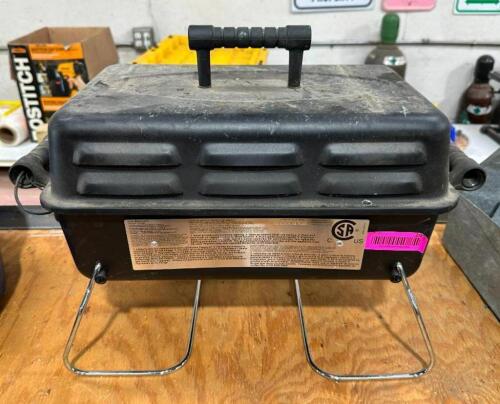 DESCRIPTION: TABLETOP GAS GRILL BRAND/MODEL: CHAR-BROIL 465620011 LOCATION: BACK WAREHOUSE QTY: 1