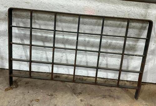 DESCRIPTION: FORKLIFT MAST SIZE: 40"X28" LOCATION: BACK WAREHOUSE QTY: 1