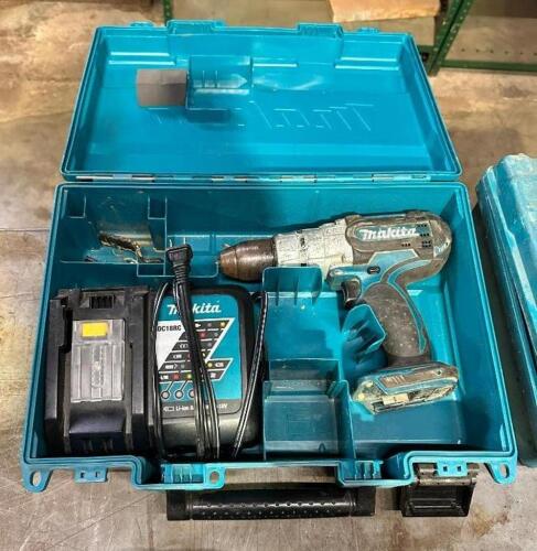 DESCRIPTION: CORDLESS DRILL WITH CHARGER AND CASE BRAND/MODEL: MAKITA INFORMATION: NO BATTERIES LOCATION: WAREHOUSE QTY: 1