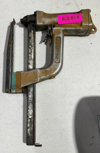 DESCRIPTION: PNEUMATIC STAPLE GUN BRAND/MODEL: BOSTITCH LOCATION: WAREHOUSE QTY: 1