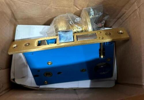 DESCRIPTION: BRASS OFFICE KNOB LOCKSET LOCATION: WAREHOUSE QTY: 1