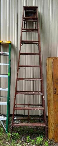 DESCRIPTION: 10' WOODEN STEP LADDER BRAND/MODEL: WERNER LOCATION: BACK SHED QTY: 1
