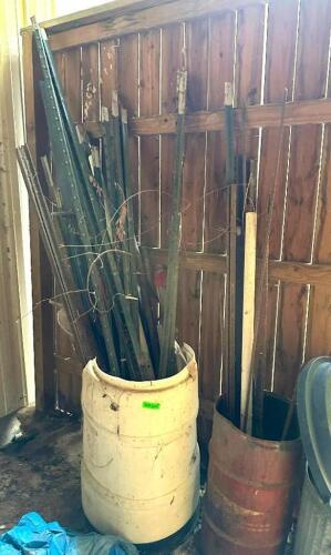DESCRIPTION: ASSORTED FENCE POSTS AND STAKES AS SHOWN LOCATION: BACK SHED QTY: 1