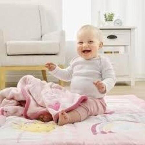 DESCRIPTION: (1) HOODED BLANKET BRAND/MODEL: PARENT'S CHOICE INFORMATION: PINK SIZE: 30X40 RETAIL$: $20.00 EA QTY: 1