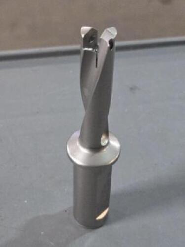 DESCRIPTION: (1) INDEXABLE DRILL BODY BRAND/MODEL: HERTEL4006199 SIZE: .5512"-.5705" DIA RETAIL$: $121.19 QTY: 1