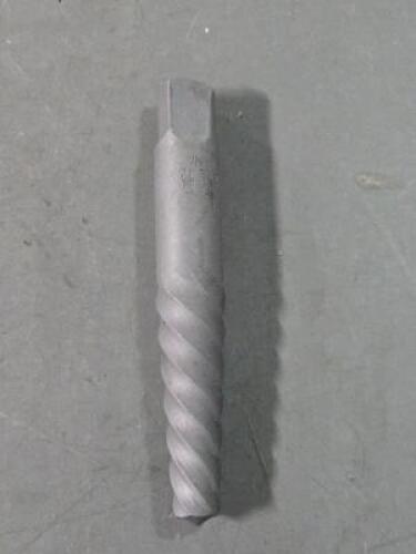 DESCRIPTION: (4) SPIRAL FLUTE SCREW EXTRACTORS BRAND/MODEL: CHICAGO LATROBE 1U224 SIZE: #5 RETAIL$: $36.06 QTY: 4