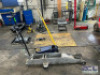 LINCOLN 4 TON HYDRAULIC FLOOR JACK. - 2