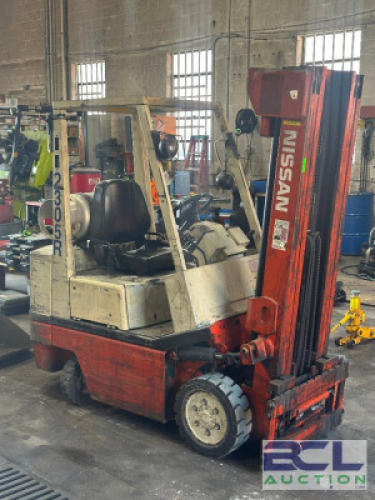 NISSAN 4,000 LB. LP FORK LIFT.