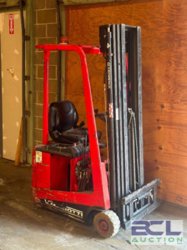 MARIOTTI 1200 LB FORK LIFT.