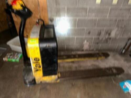 YALE ELECTRIC PALLET JACK