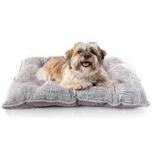 DESCRIPTION: (3) SMALL PET BED INFORMATION: GRAY RETAIL$: $12.80 EA QTY: 3