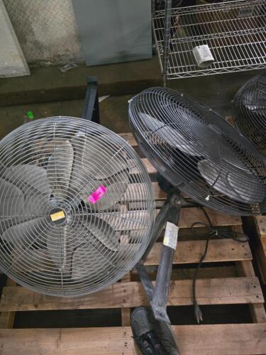 DESCRIPTION: (2) AIR CIRCULATOR FANS W/WALL MOUNTS BRAND/MODEL: DAYTON INFORMATION: TESTED & WORKING SIZE: 24" BLADE QTY: 2
