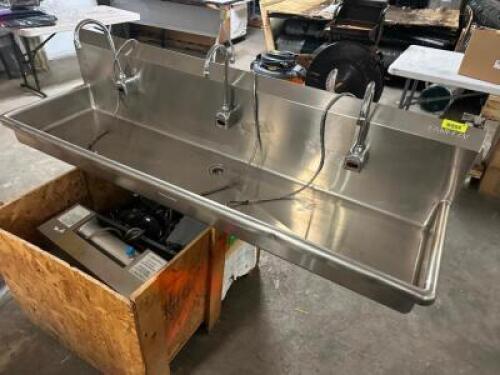 SANI-LAV 3 PERSON WALL MOUNT WASH STATION