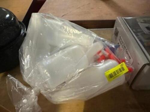 (6) PLASTIC SPRAY BOTTLES ( NEW )