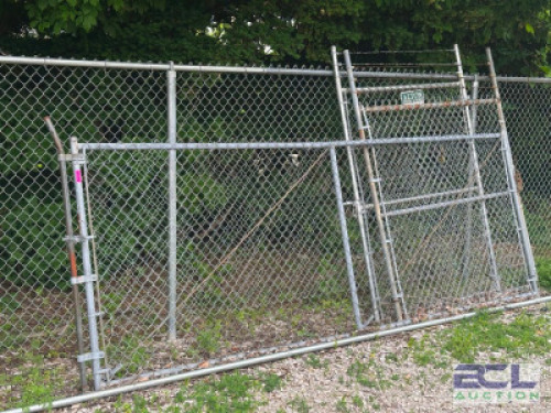 DESCRIPTION: 5PCS OF ASSORTED FENCING GATE SIZE: SEE PHOTOS FOR SIZES OF EACH LOCATION: LOT QTY: 5