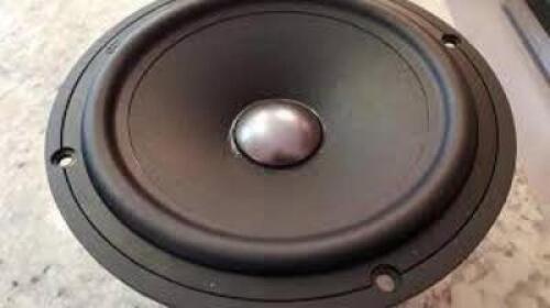 DESCRIPTION: (1) CASE OF (6) SPEAKERS BRAND/MODEL: 52-890 QTY: 1