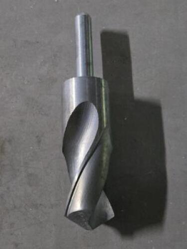 DESCRIPTION: (1) REDUCED SHANK DRILL BIT BRAND/MODEL: VC 01341247 SIZE: 1-3/8" DIA 1/2" SD RETAIL$: $111.02 QTY: 1