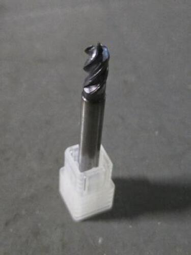 DESCRIPTION: (1) SOLID CARBIDE SQ END MILL BRAND/MODEL: WIDIA 2605590 SIZE: 0.2360" MILLING DIA 0.3940" LOC RETAIL$: $78.25 QTY: 1