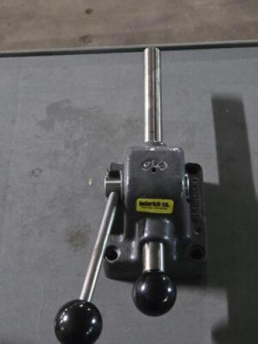 DESCRIPTION: (1) GRIP MASTER FIXTURE LOCK BRAND/MODEL: HEINRICH 2FL RETAIL$: $588.00 QTY: 1