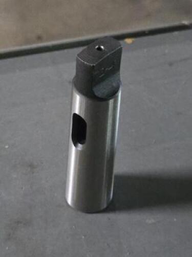 DESCRIPTION: (1) STANDARD REDUCING SLEEVE BRAND/MODEL: JACOBS 30426DN SIZE: MT2 INSIDE MT4 OUTSIDE TAPER RETAIL$: $46.13 QTY: 1