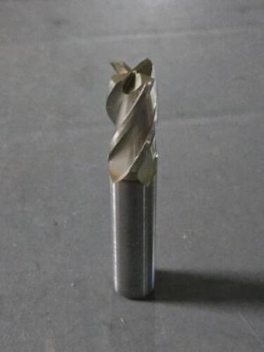 DESCRIPTION: (2) SOLID CARBIDE SQ END MILL BRAND/MODEL: NACHI LO9263X SIZE: 1/2" DIA RETAIL$: $62.35 QTY: 2