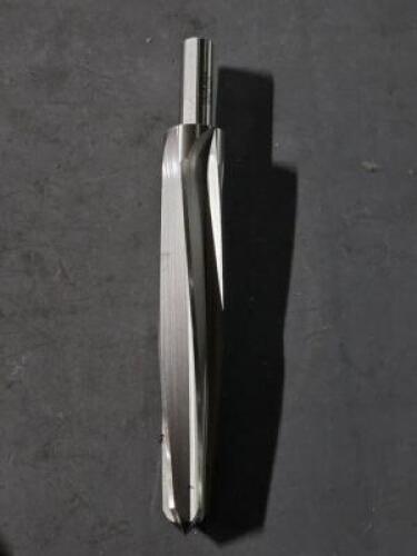 DESCRIPTION: (1) HSS CAR REAMER BRAND/MODEL: FENES 5057045 SIZE: 15/16" DIA RETAIL$: $116.00 QTY: 1