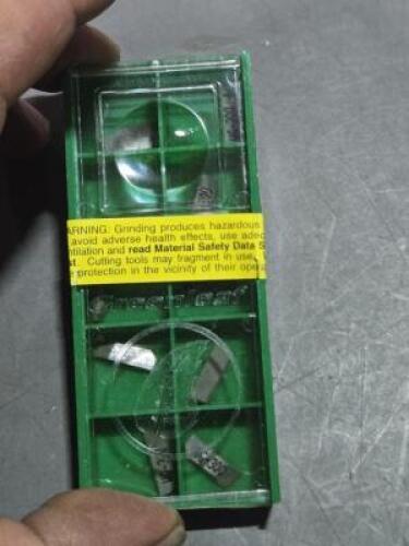 DESCRIPTION: (30) CERAMIC GROOVING INSERTS BRAND/MODEL: GREENLEAF TL-17-9587 WG-300 RETAIL$: $762.90 QTY: 30