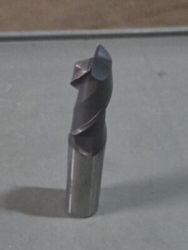 DESCRIPTION: (1) SOLID CARBIDE SQ END MILL BRAND/MODEL: ACCUPRO 76490689 SIZE: 18mm DIA 38mm LOC RETAIL$: $224.39 QTY: 1