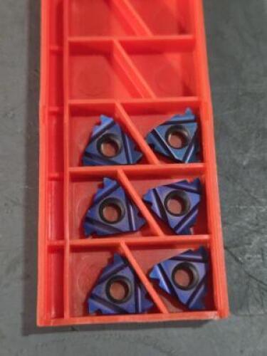 DESCRIPTION: (6) CARBIDE THREADING INSERTS BRAND/MODEL: CARMEX 16 IR 8 RETAIL$: $222.50 QTY: 6