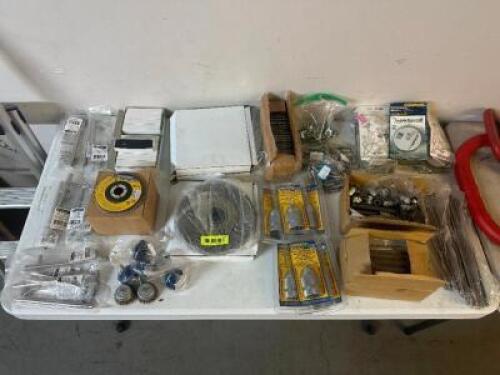 ASSORTED CONTENTS OF TABLE / TOOLS AND HARDWARE