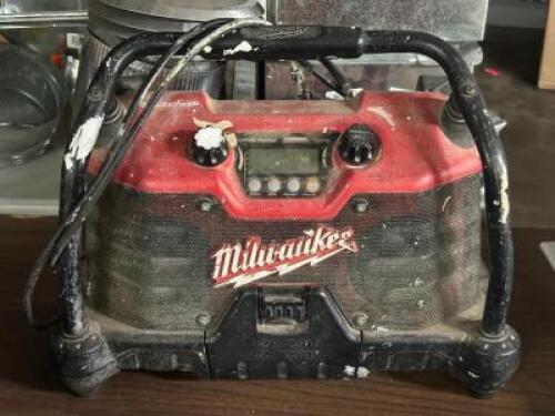 MILWAUKEE JOB SITE RADIO