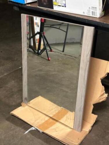 DECORATIVE MIRROR