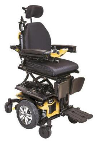 QUANTUM Q6 EDGE 2.0 POWERCHAIR WITH ADDITONAL CUSHIONS AND CUP HOLDER