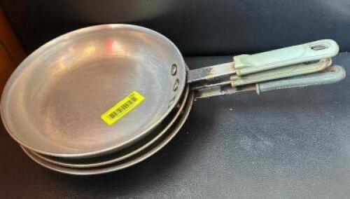 (3) 10" SKILLETS