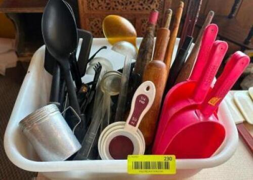 (1) LOT OF ASSORTED SMALL WARES AND UTENSILS