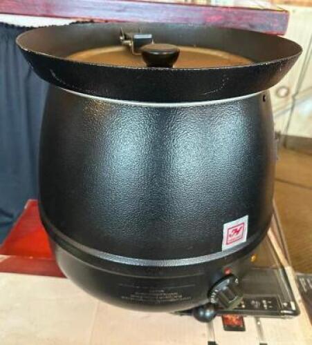 ELECTRIC SOUP CROCK WARMER.