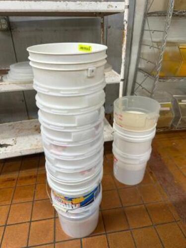(1) LOT OF ASSORTED 5 GALLON PLASTIC BUCKETS / CONTAINERS.