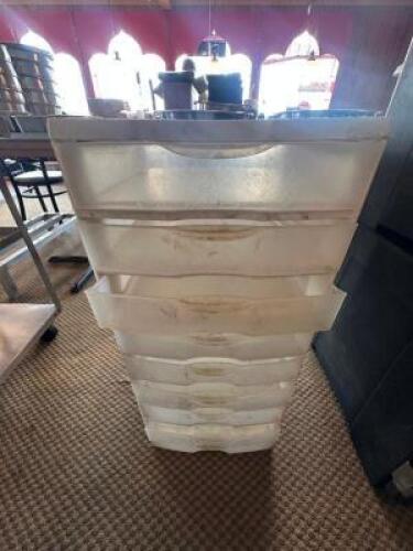 PLASTIC DRAWER ORGANIZER.