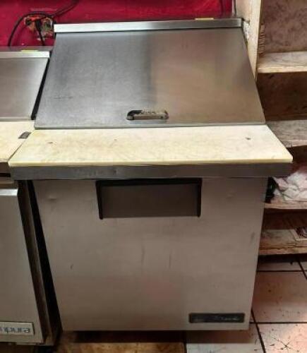 27" MEGA TOP REFRIGERATION SANDWICH PREP TABLE