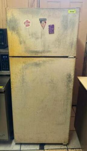 RESIDENTIAL TOP FREEZER REFRIGERATOR
