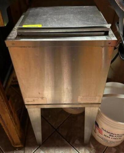 STAINLESS STEEL UNDERCOUNTER ICE BIN