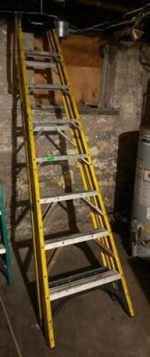 8' FIBERGLASS STEP LADDER