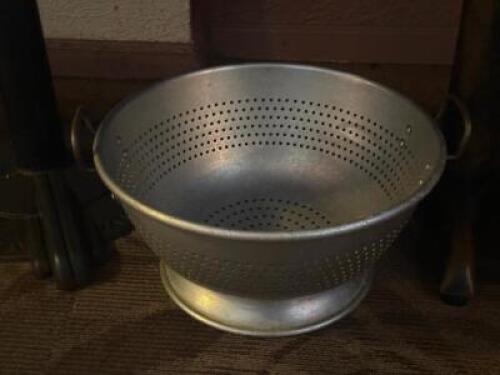 LARGE STAINLESS COLANDER