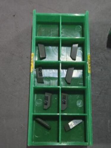 DESCRIPTION: (28) CERAMIC GROOVING INSERTS BRAND/MODEL: GREENLEAF TL-17-9587 WG-300 RETAIL$: $762.90 QTY: 28