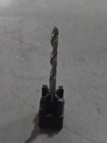 DESCRIPTION: (6) SOLID CARBIDE 8 FACET DRILL BITS BRAND/MODEL: LMT ONSRUD 67-905 SIZE: 0.1285" DIA RETAIL$: $209.40 QTY: 6