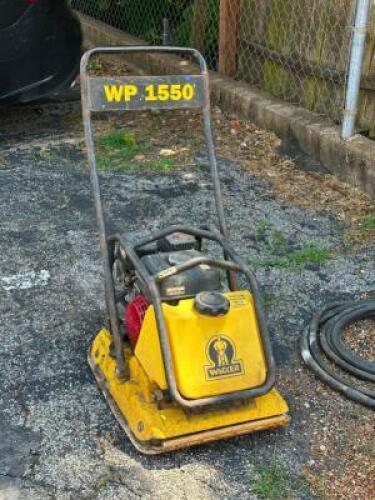 VIBRATING PLATE COMPACTOR
