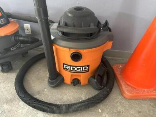 SHOP VAC
