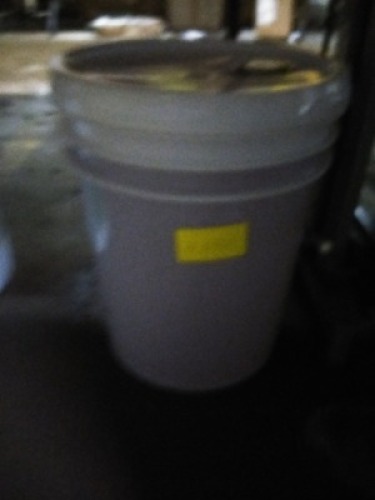 DESCRIPTION: (1) MOBILE GENERAL PURPOSE CUTTING OIL BRAND/MODEL: MOBILE 103801 SIZE: 5 GAL RETAIL$: $221.05 QTY: 1