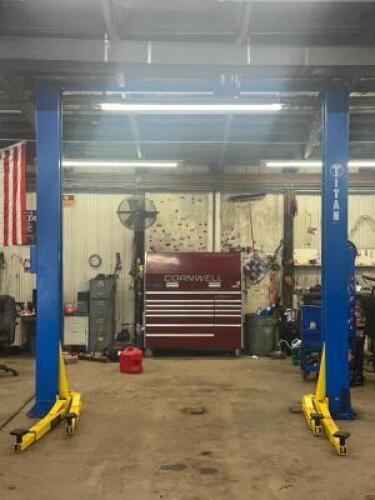 9000 LBS. TWO POST AUTOMOTIVE LIFT