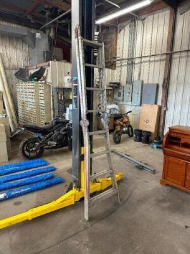 8 FT. FOLDING LADDER